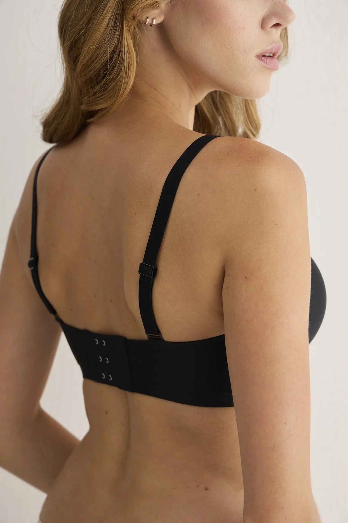 AIR TOUCH® | Lazer Kesim ''Yokmuş Gibi'' Görünmez Sütyen